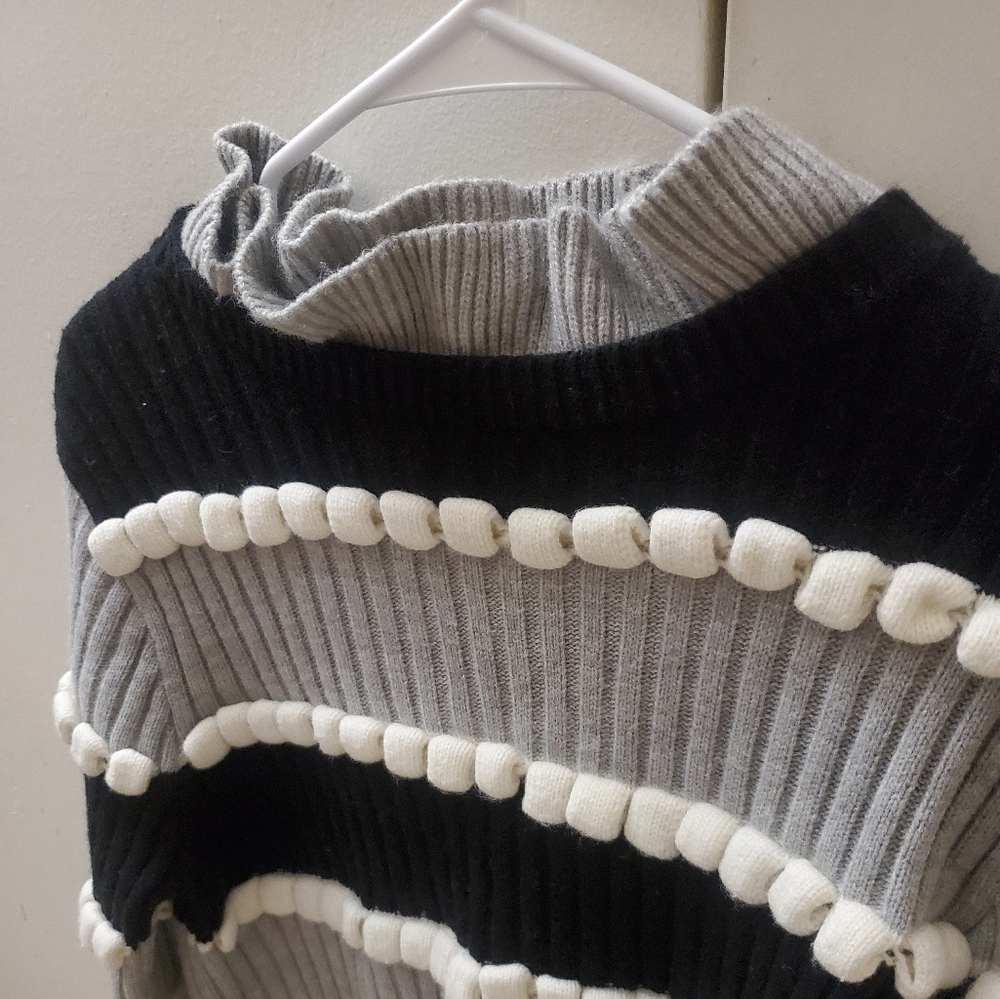 J.ING Sweater - Picture 2 of 3